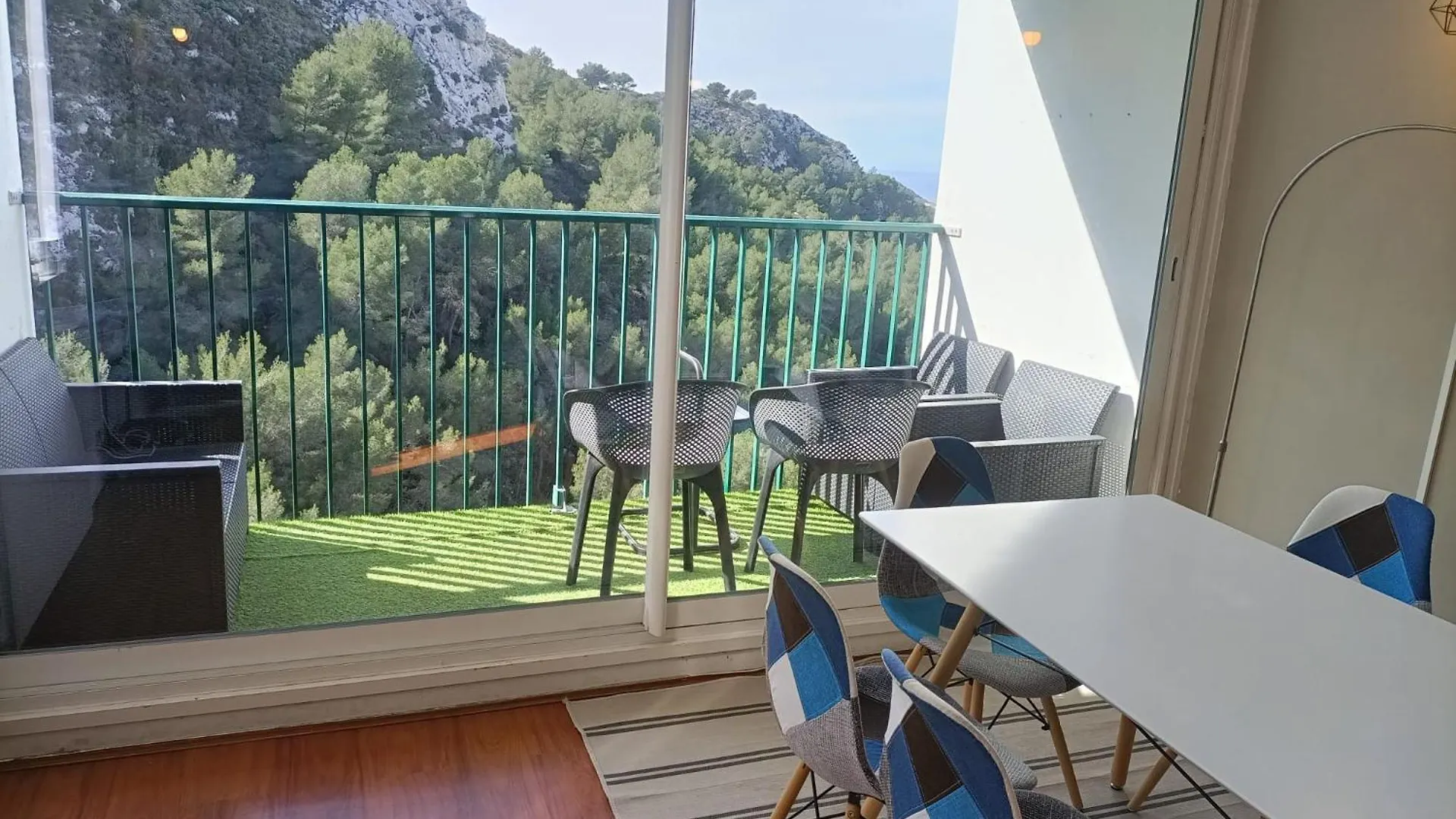 Apartment Vue Mer Et Montagne Dans Parc Du Roy D'Espagne, Up To 7 People Marseille France