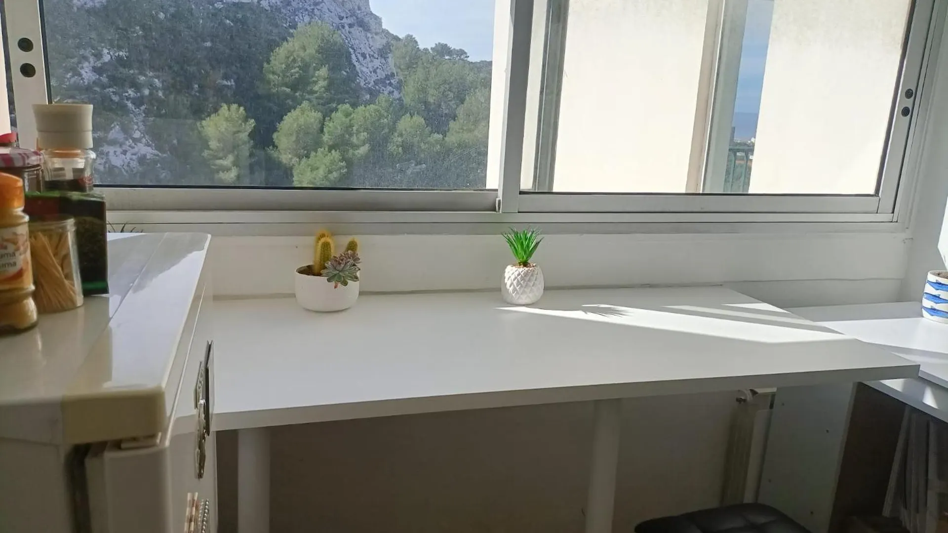 Apartment Vue Mer Et Montagne Dans Parc Du Roy D'Espagne, Up To 7 People Marseille France