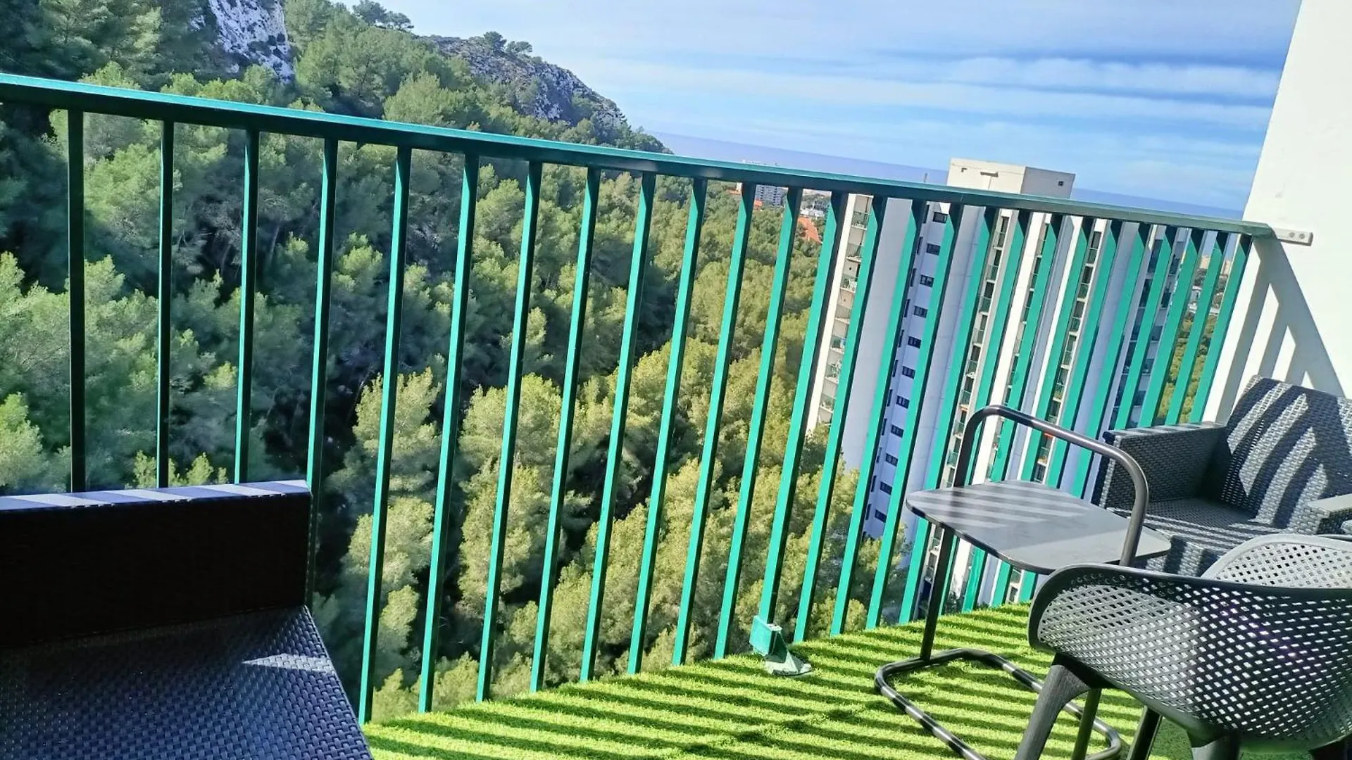 Apartment Vue Mer Et Montagne Dans Parc Du Roy D'Espagne, Up To 7 People Marseille