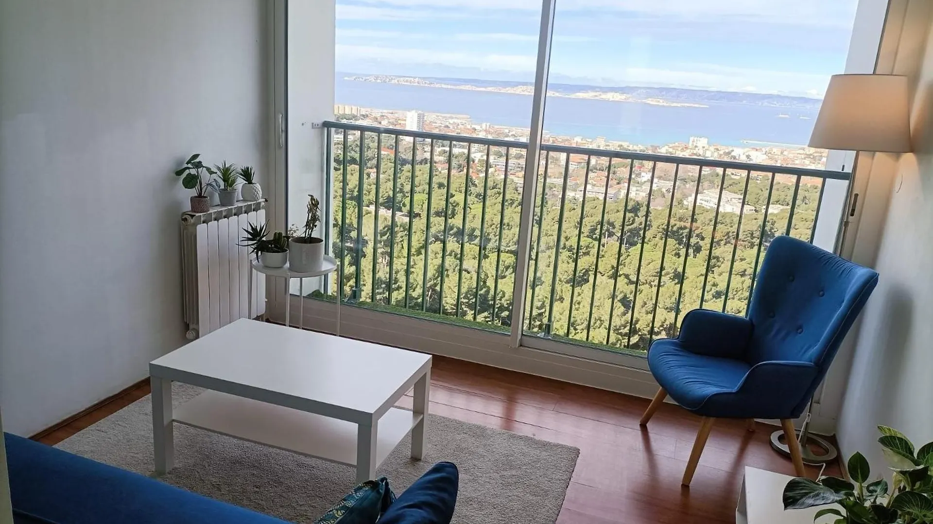 Apartment Vue Mer Et Montagne Dans Parc Du Roy D'Espagne, Up To 7 People Marseille